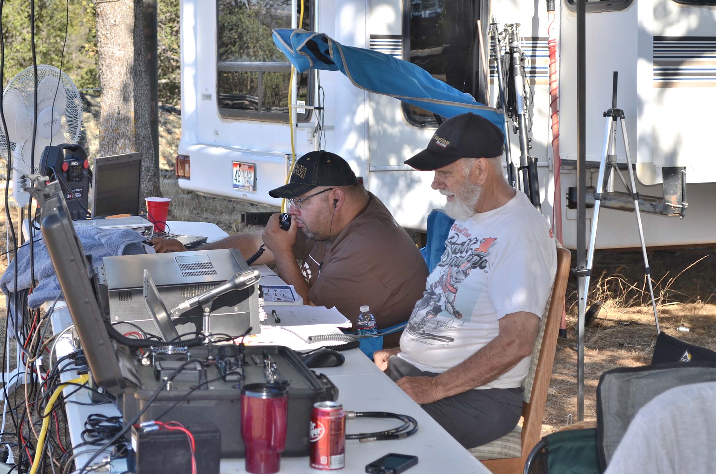 Art NFM and Gary IKE work the afternoon Field Day contacts