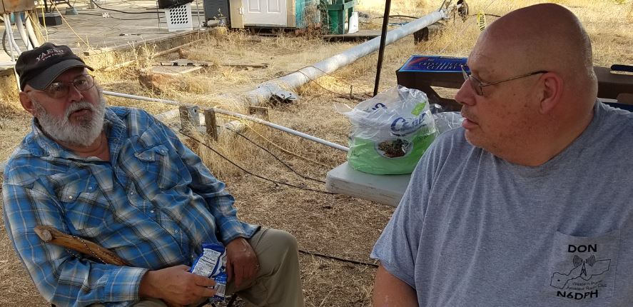 Frank KYK and Don DPH ponder Field Day progress