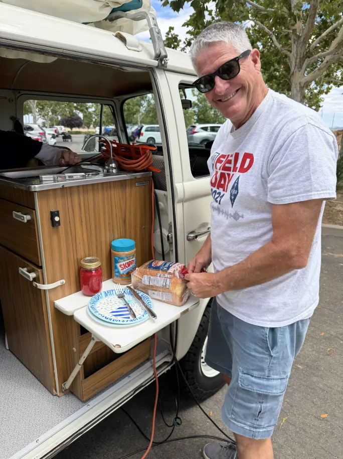 Field Day, Jerry JKH builds PB&J